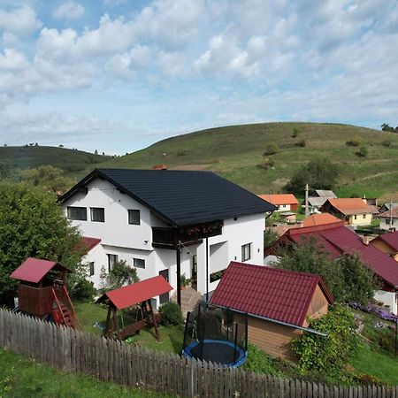Cazare La Mitica Gyergyóvárhegy Kültér fotó
